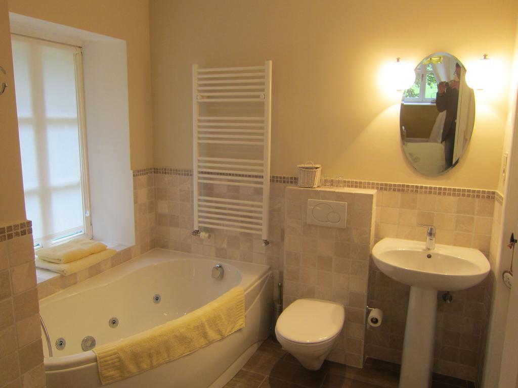 Delightful Castle In Bastogne With Bubble Bath Villa Exterior foto